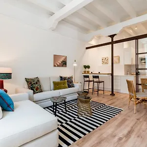 https://puerta-real-home-apartment.es-andalucia.com